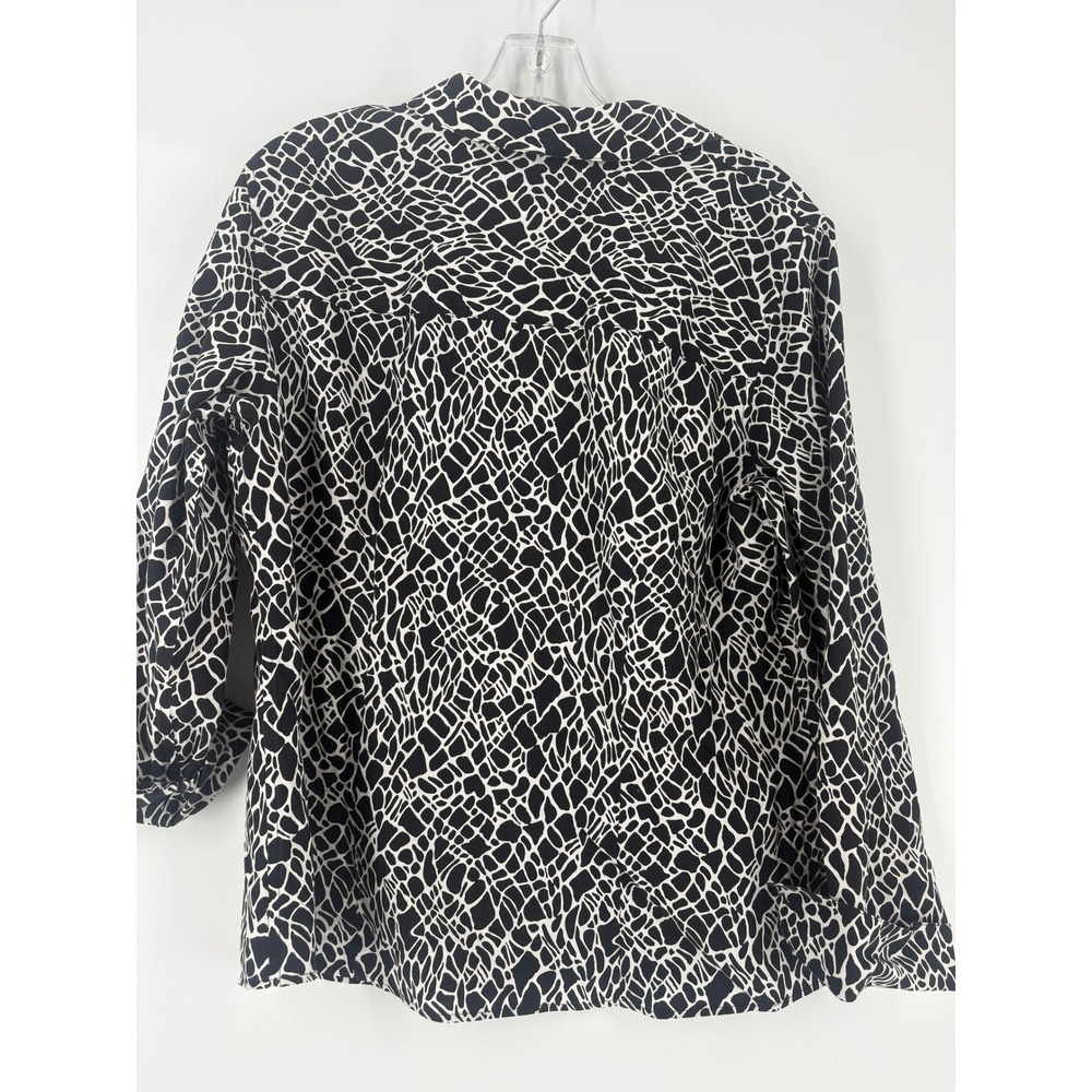Chicos Womens Black White Abstract Print Button Up Shirt Blouse Top Size 2‎ - Picture 2 of 6